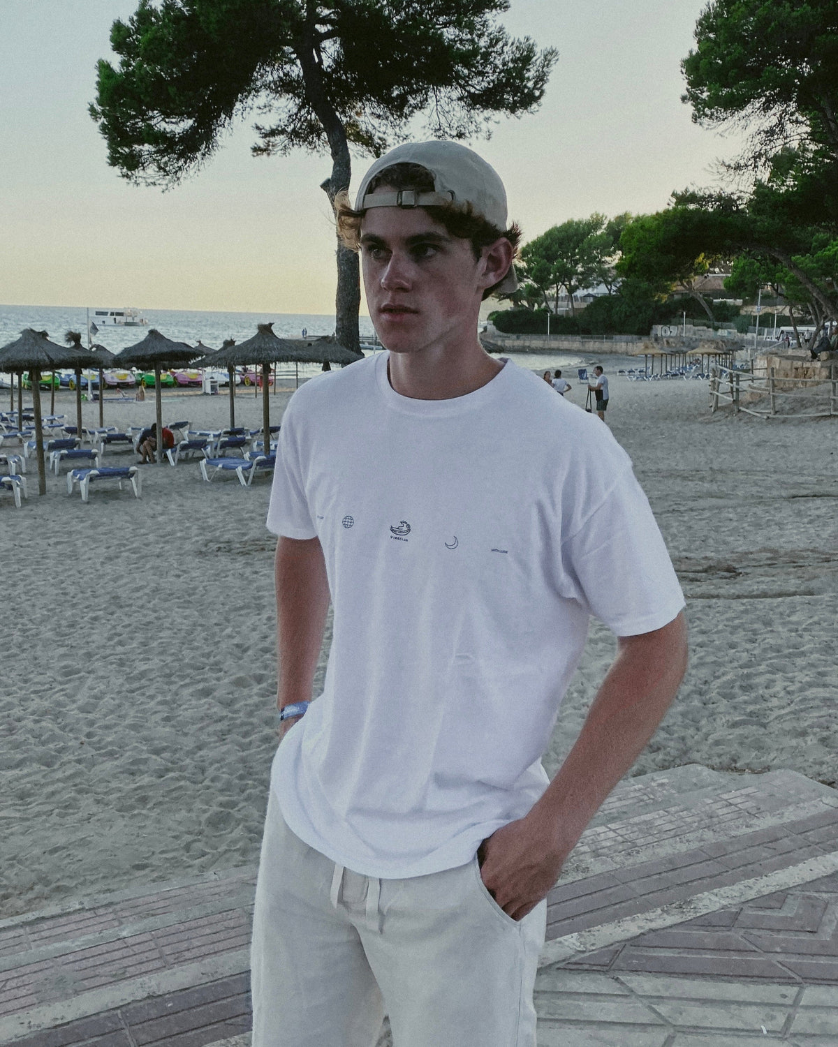 BUTTERFLY TEE WHITE - Vibeclub