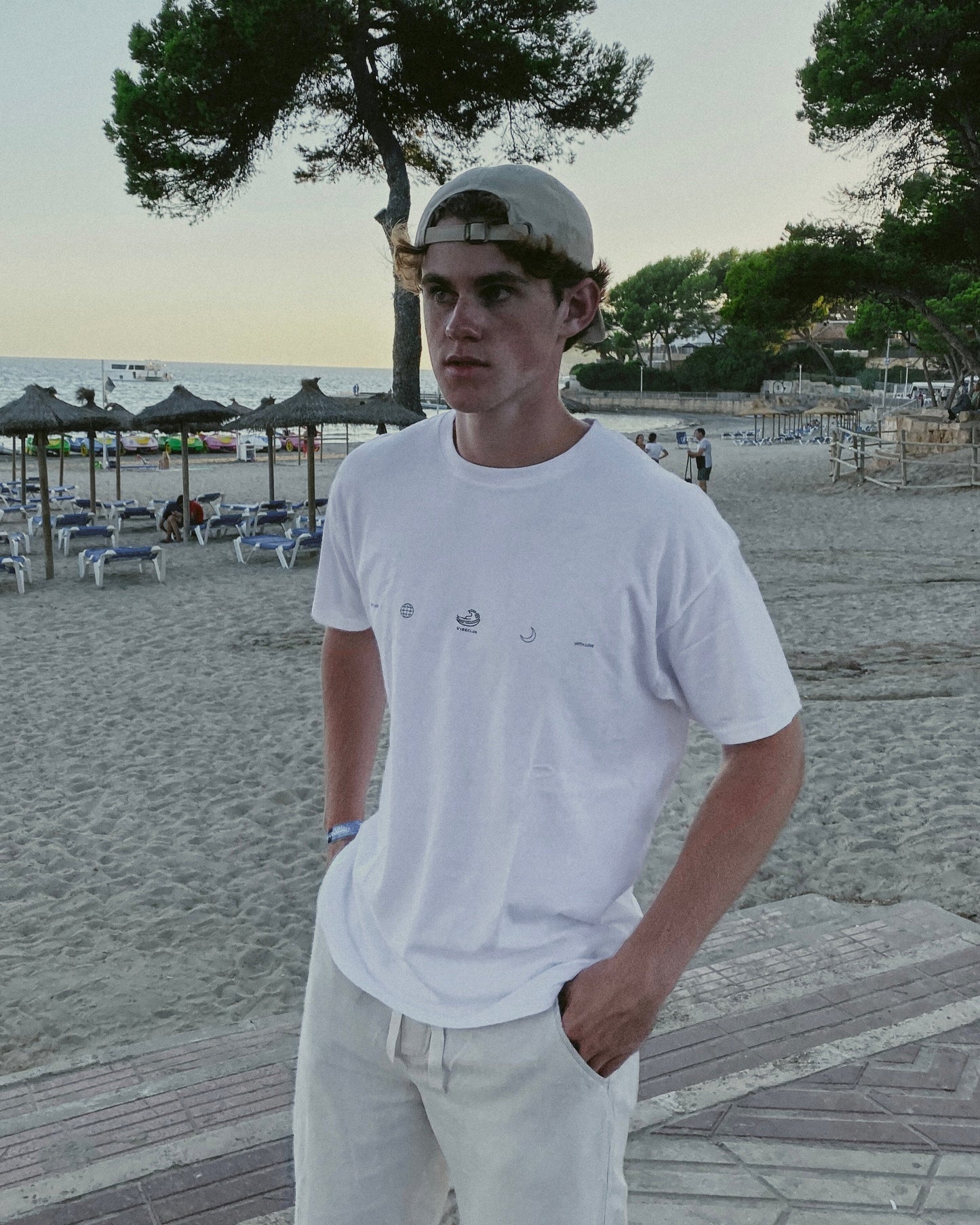 BUTTERFLY TEE WHITE - Vibeclub